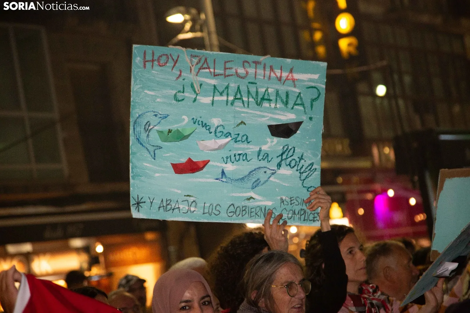 Decenas de manifestantes pro-palestina sorprenden en la procesión del patrón de Soria