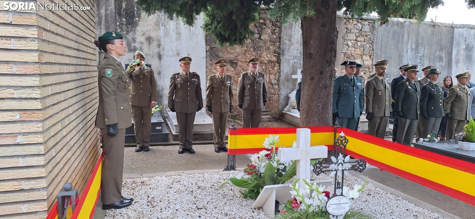 Una imagen del acto de homenaje hoy viernes en El Espino. /PC
