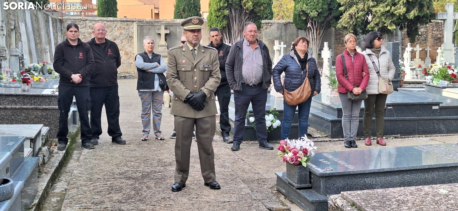 Una imagen del acto de homenaje hoy viernes en El Espino. /PC