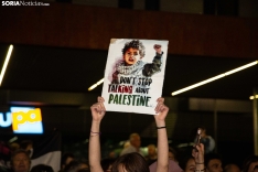 Decenas de manifestantes pro-palestina sorprenden en la procesión del patrón de Soria