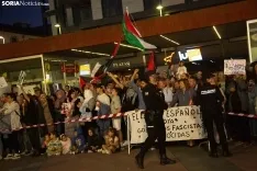 Decenas de manifestantes pro-palestina sorprenden en la procesión del patrón de Soria