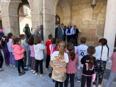 Foto 3 - El Burgo de Osma recibe con honores a Vicente del Bosque: “Tenía una deuda con este pueblo”