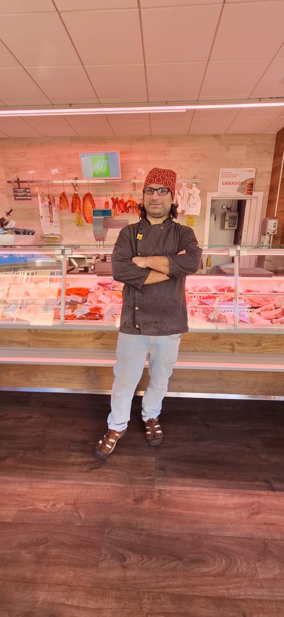 Carlos Hernández, de la Carnicería Hernández Martínez. 