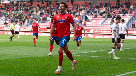 En imágenes: Jony devuelve la alegría al numantinismo con un doblete en el debut de Ángel Rodríguez en Los Pajaritos ante el Salamanca C.F.