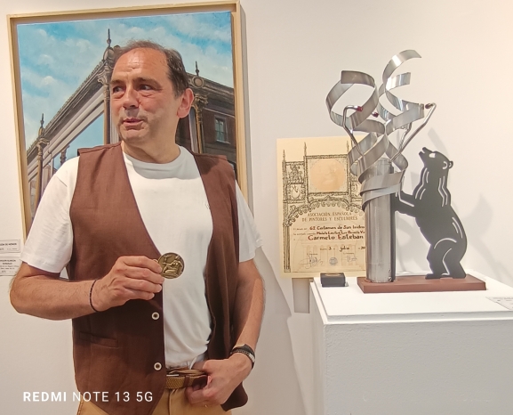 El escultor de Soria Carmelo Esteban gana la Medalla Benedito Vives