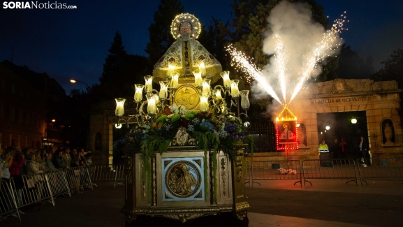 GALERÍA | La capital honra a San Saturio con su procesión y la quema de la traca