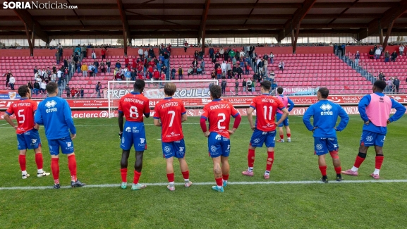 Fotos: Decepción en Los Pajaritos tras el empate del Numancia ante el Sámano, colista del grupo