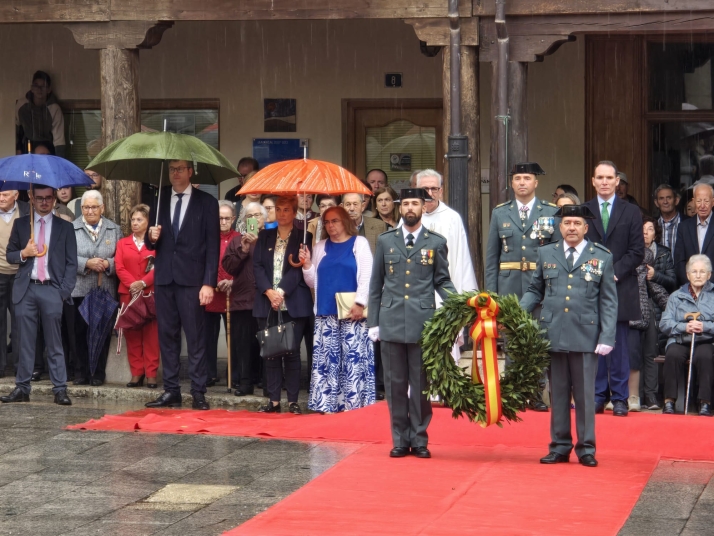 San Esteban de Gormaz celebra el Día del Pilar arropando a la Guardia Civil