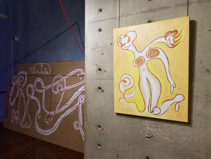 El Palacio de la Audiencia acoge la visión colorista de la mujer actual en la nueva muestra de Nines Isla