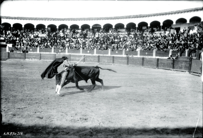 La Soria de hace un siglo: La plaza de toros en un festejo sanjuanero (AHPSo 218)
