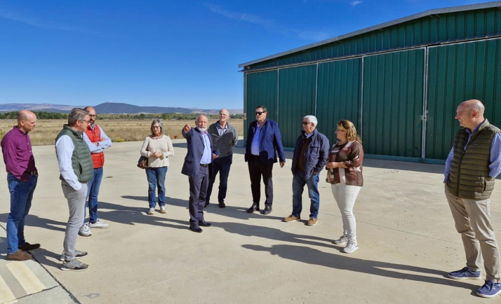 La Diputación denuncia la parálisis del aeródromo de Garray