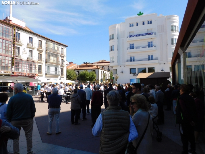 GALER&Iacute;A | Soria ya respira el ambiente festivo de San Saturio con el pasacalles de la Banda