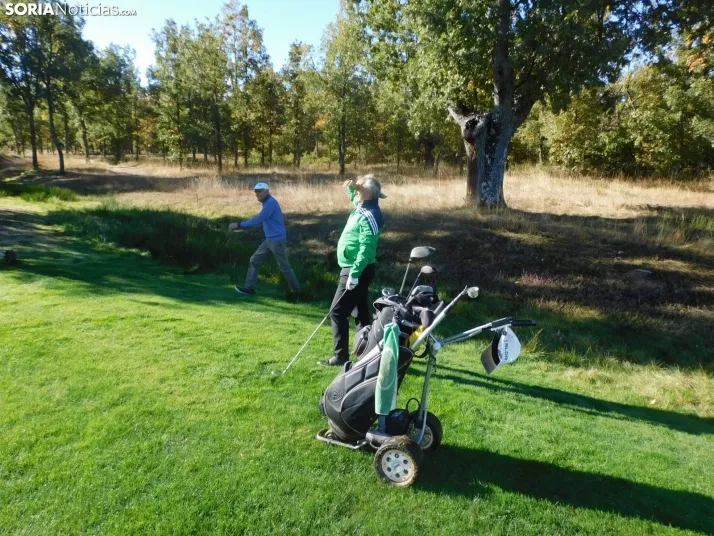 Fotos: Los golfistas de Soria ponen a prueba sus habilidades por el patr&oacute;n 