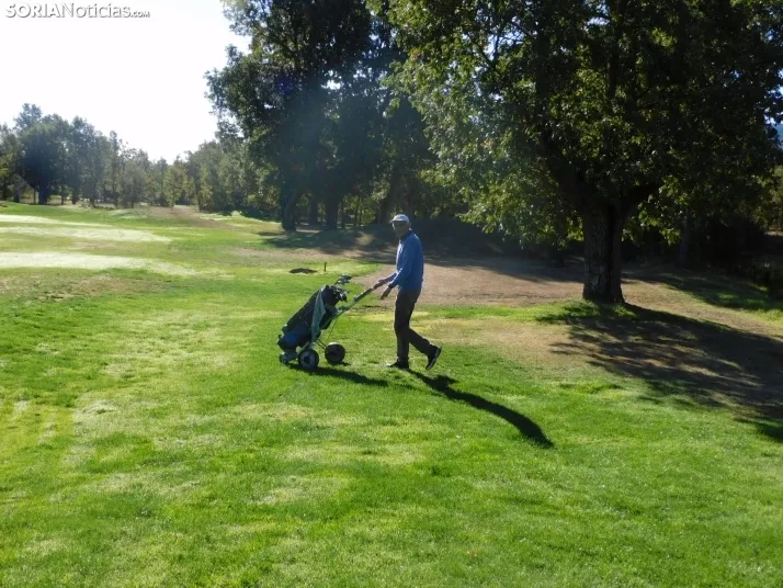 Fotos: Los golfistas de Soria ponen a prueba sus habilidades por el patr&oacute;n 