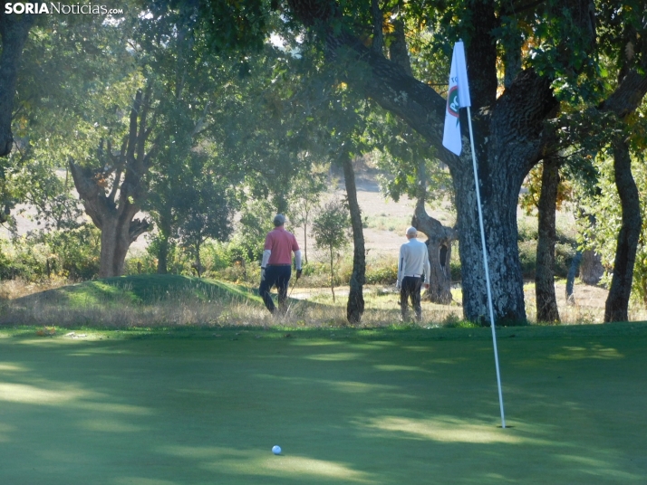 Fotos: Los golfistas de Soria ponen a prueba sus habilidades por el patr&oacute;n 