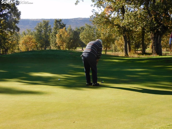 Fotos: Los golfistas de Soria ponen a prueba sus habilidades por el patr&oacute;n 