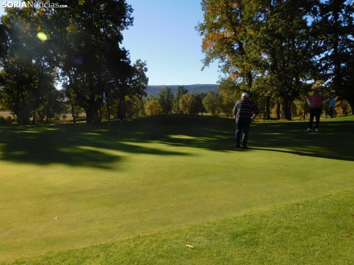 Fotos: Los golfistas de Soria ponen a prueba sus habilidades por el patr&oacute;n 