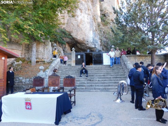 Fotos: Soria rememora una foto de 1.932 y homenajea a Antonio Machado en la ermita de San Saturio