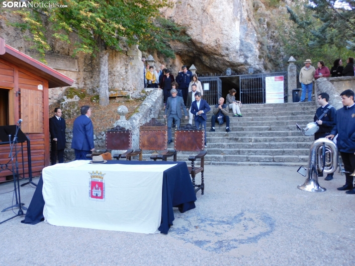 Fotos: Soria rememora una foto de 1.932 y homenajea a Antonio Machado en la ermita de San Saturio