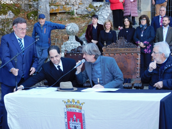 Fotos: Soria rememora una foto de 1.932 y homenajea a Antonio Machado en la ermita de San Saturio