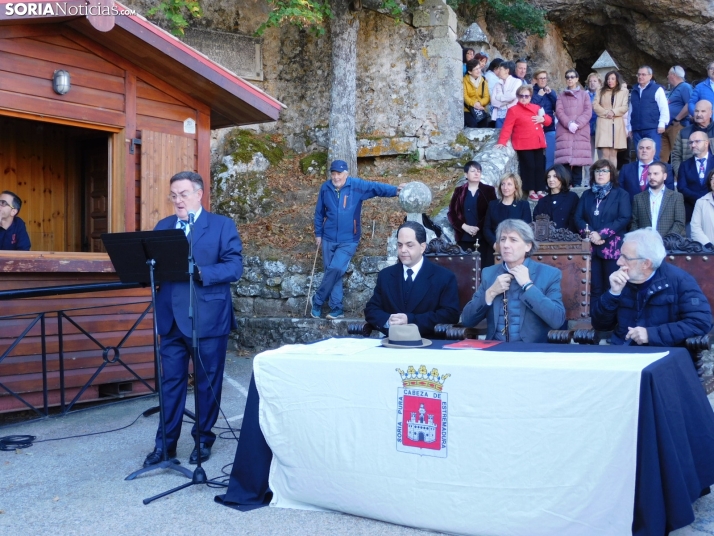Fotos: Soria rememora una foto de 1.932 y homenajea a Antonio Machado en la ermita de San Saturio