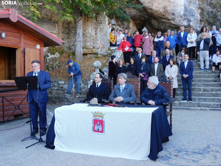 Fotos: Soria rememora una foto de 1.932 y homenajea a Antonio Machado en la ermita de San Saturio