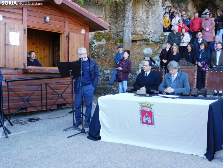 Fotos: Soria rememora una foto de 1.932 y homenajea a Antonio Machado en la ermita de San Saturio