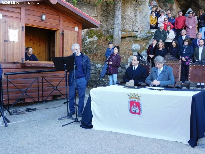 Fotos: Soria rememora una foto de 1.932 y homenajea a Antonio Machado en la ermita de San Saturio