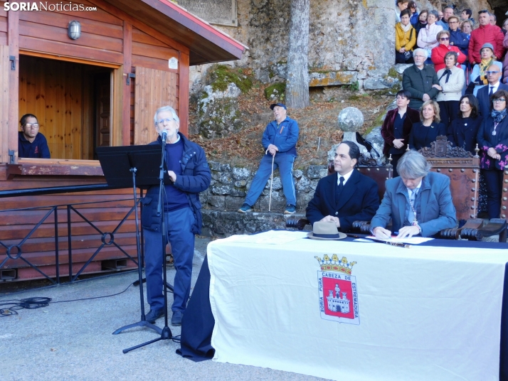 Fotos: Soria rememora una foto de 1.932 y homenajea a Antonio Machado en la ermita de San Saturio