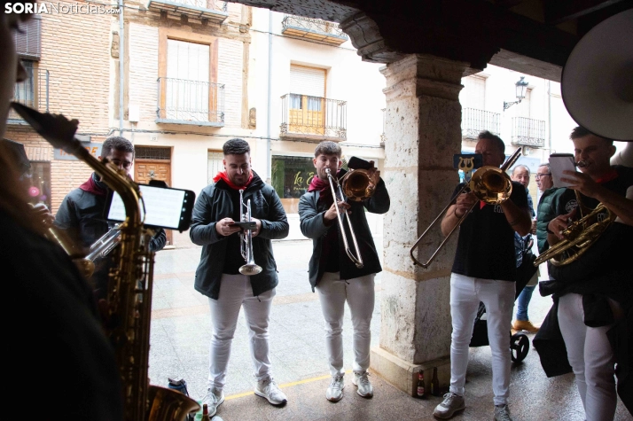 El Burgo: Concentración de charangas 