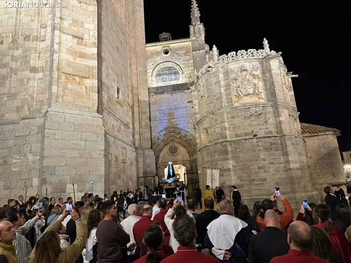 GALER&Iacute;A | Tarde hist&oacute;rica para El Burgo de Osma: 16 cofrad&iacute;as han recorrido sus calles