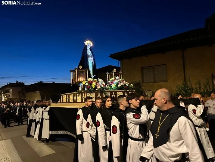 GALER&Iacute;A | Tarde hist&oacute;rica para El Burgo de Osma: 16 cofrad&iacute;as han recorrido sus calles