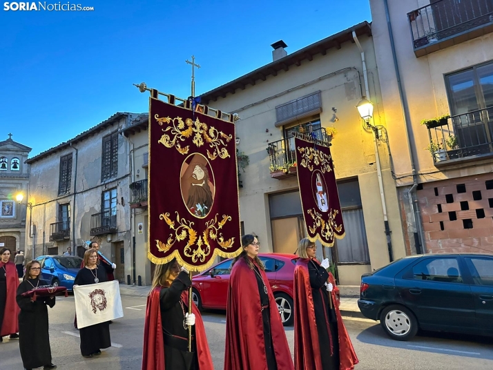 GALER&Iacute;A | Tarde hist&oacute;rica para El Burgo de Osma: 16 cofrad&iacute;as han recorrido sus calles