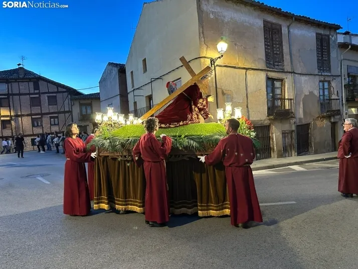 GALER&Iacute;A | Tarde hist&oacute;rica para El Burgo de Osma: 16 cofrad&iacute;as han recorrido sus calles