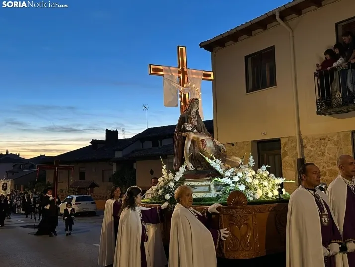 GALER&Iacute;A | Tarde hist&oacute;rica para El Burgo de Osma: 16 cofrad&iacute;as han recorrido sus calles