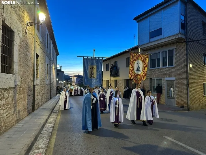 GALER&Iacute;A | Tarde hist&oacute;rica para El Burgo de Osma: 16 cofrad&iacute;as han recorrido sus calles