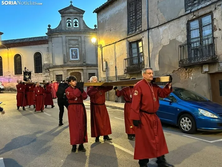 GALER&Iacute;A | Tarde hist&oacute;rica para El Burgo de Osma: 16 cofrad&iacute;as han recorrido sus calles