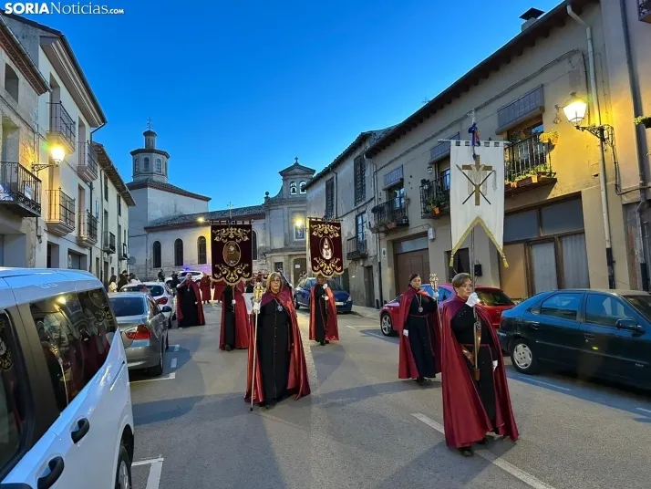 GALER&Iacute;A | Tarde hist&oacute;rica para El Burgo de Osma: 16 cofrad&iacute;as han recorrido sus calles