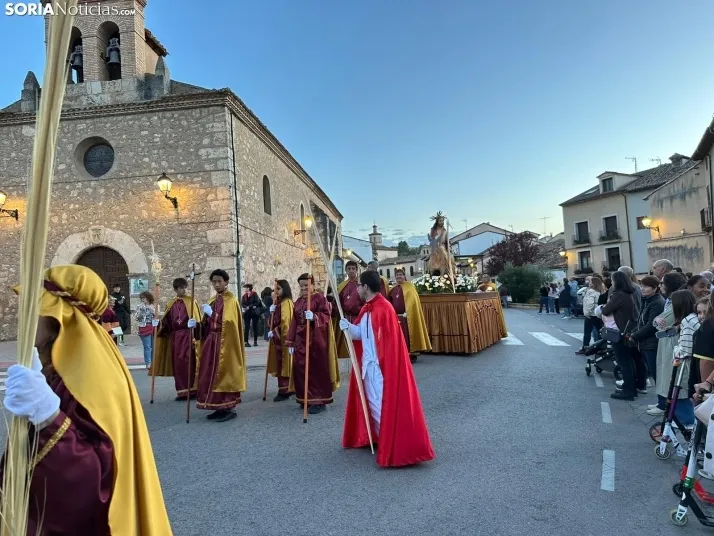 GALER&Iacute;A | Tarde hist&oacute;rica para El Burgo de Osma: 16 cofrad&iacute;as han recorrido sus calles