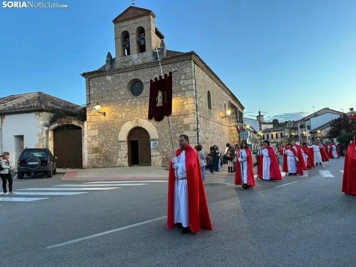 GALER&Iacute;A | Tarde hist&oacute;rica para El Burgo de Osma: 16 cofrad&iacute;as han recorrido sus calles