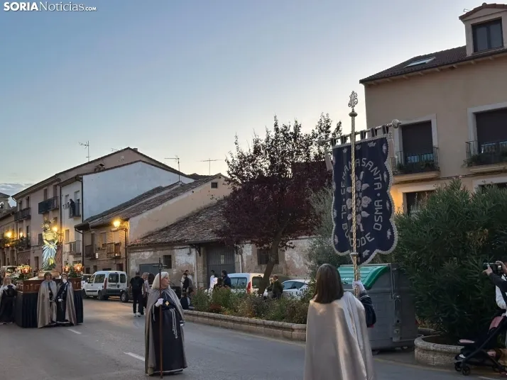 GALER&Iacute;A | Tarde hist&oacute;rica para El Burgo de Osma: 16 cofrad&iacute;as han recorrido sus calles