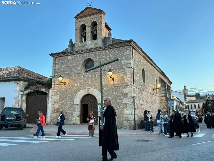GALER&Iacute;A | Tarde hist&oacute;rica para El Burgo de Osma: 16 cofrad&iacute;as han recorrido sus calles