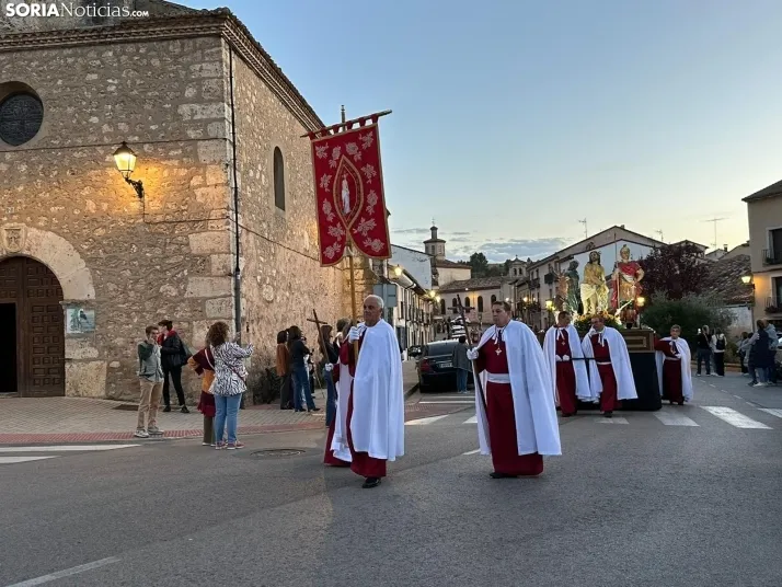 GALER&Iacute;A | Tarde hist&oacute;rica para El Burgo de Osma: 16 cofrad&iacute;as han recorrido sus calles