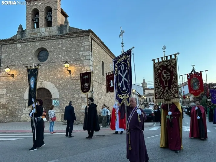 GALER&Iacute;A | Tarde hist&oacute;rica para El Burgo de Osma: 16 cofrad&iacute;as han recorrido sus calles