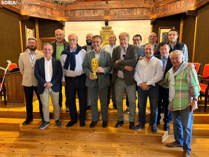 El Burgo de Osma recibe con honores a Vicente del Bosque: &ldquo;Ten&iacute;a una deuda con este pueblo&rdquo;