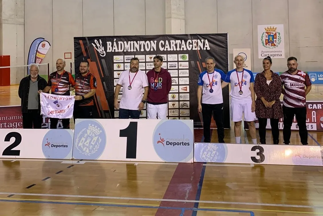 Foto 7 - Fin de semana dorado para el b&aacute;dminton soriano con trece metales