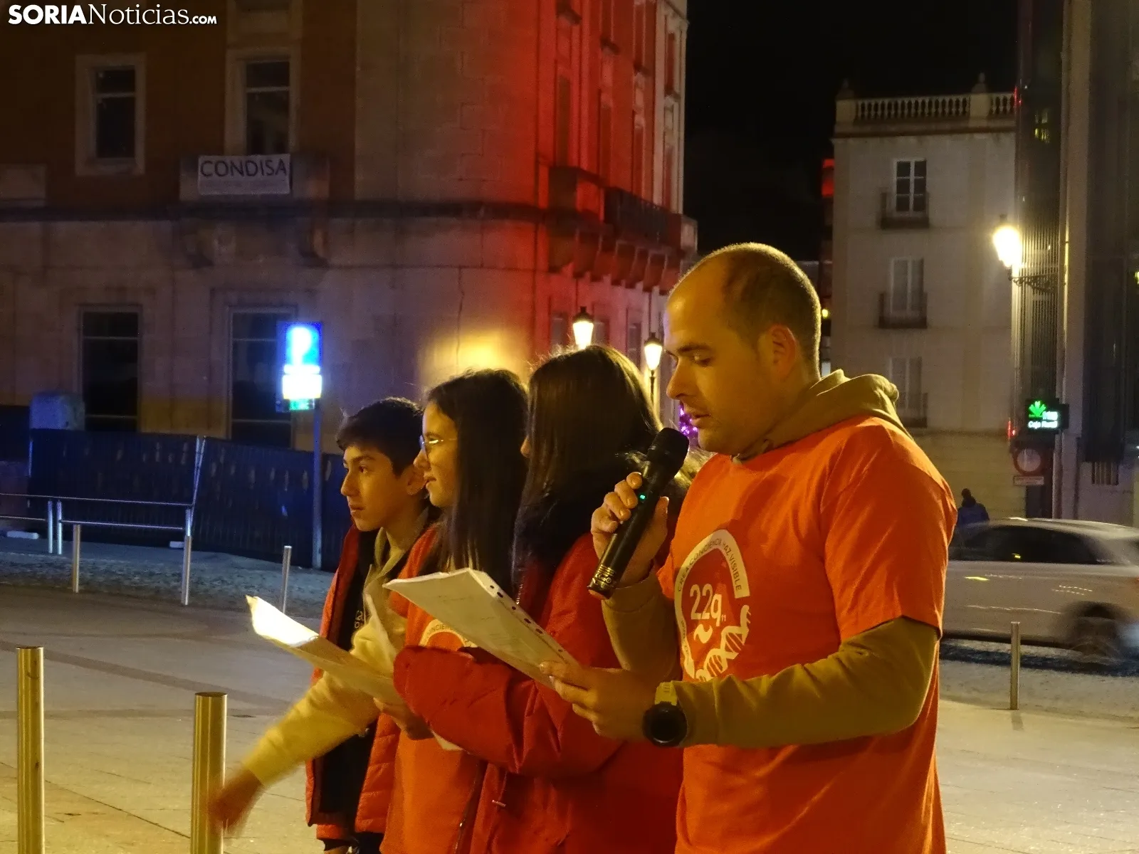 Una imagen del acto en la entrada principal del Palacio Provincial. /PC