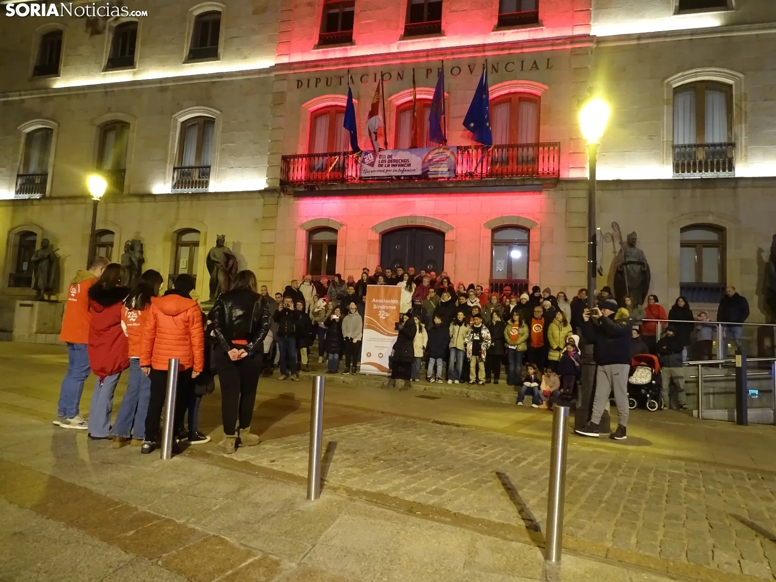 Una imagen del acto en la entrada principal del Palacio Provincial. /PC