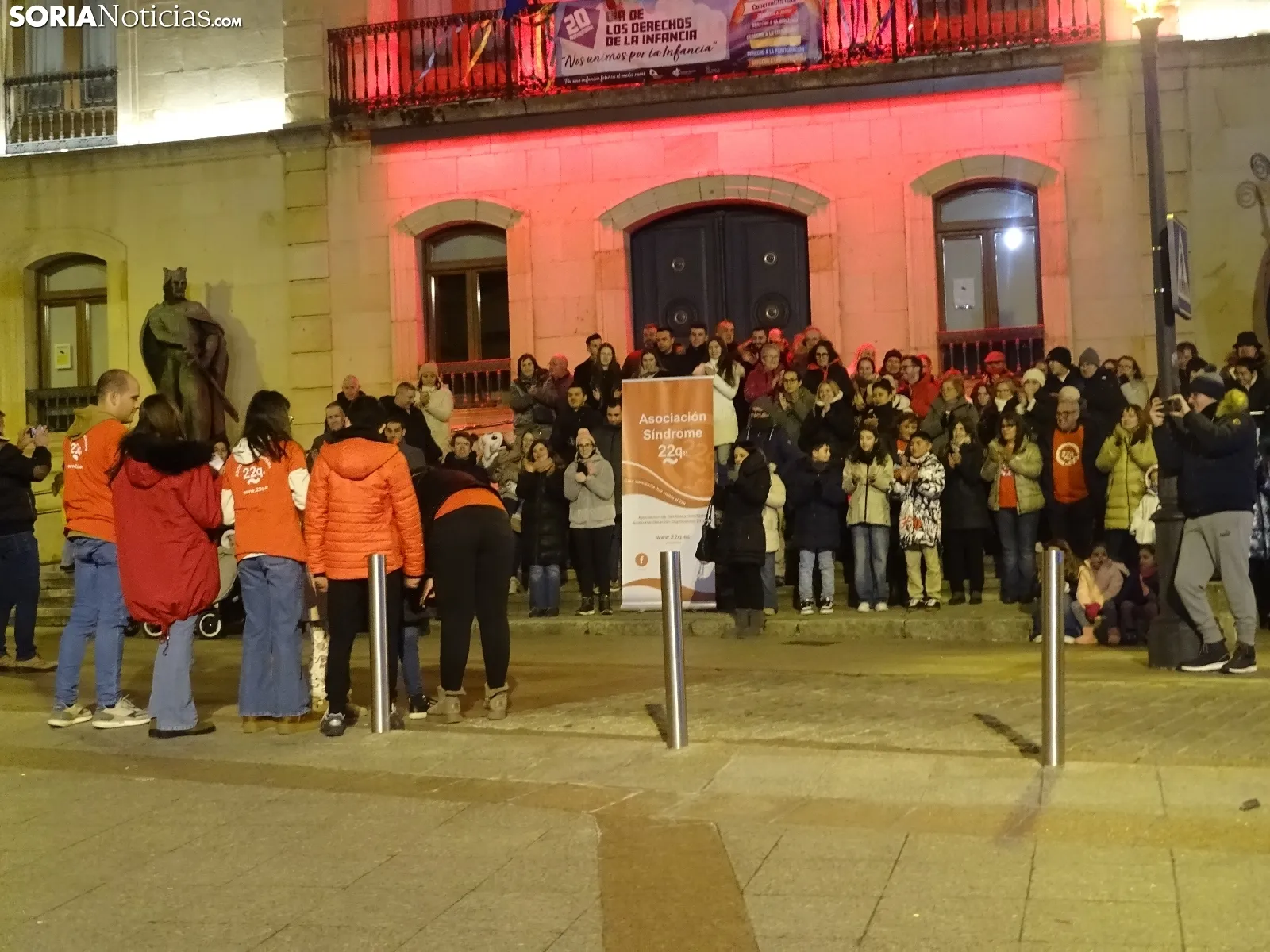 Una imagen del acto en la entrada principal del Palacio Provincial. /PC