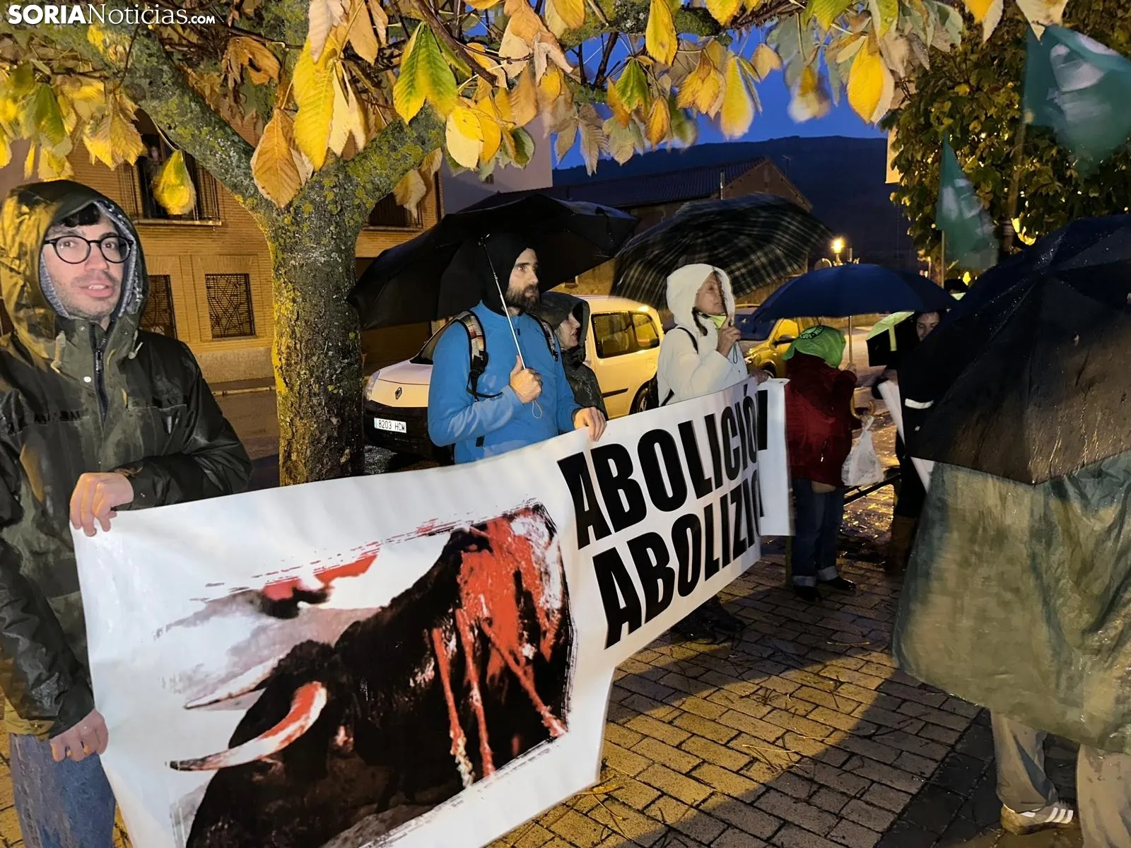 Foto 2 - PACMA convencido de que ser&aacute; el &uacute;ltimo Toro Jubilo: Cr&oacute;nica e im&aacute;genes de la manifestaci&oacute;n